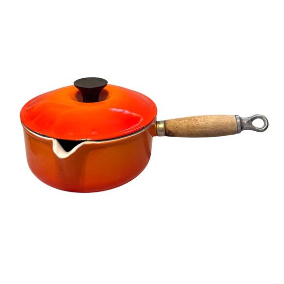 Le Creuset France VTG #18 Orange Sauce Pan with Lid & Wooden Handle. - Picture 1 of 10